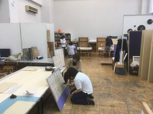 写真：3年生枕屏風制作途中