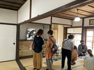 写真：屏風展示の様子2