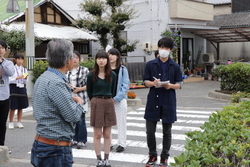写真：下津井おもしろマップ作成の様子2