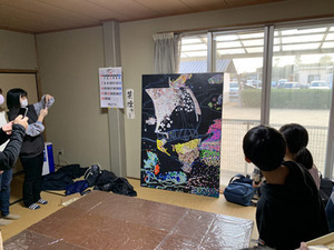 写真：シールアート制作の様子6