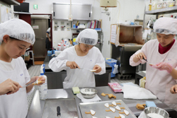 写真：パラソルクッキー作りの様子5
