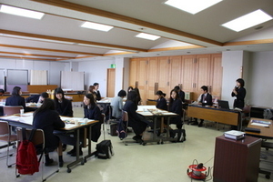 写真：事務局からの説明の様子