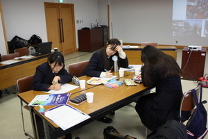 写真：イベントを検討している様子