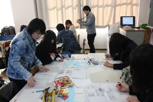 写真：企画案をつめる様子