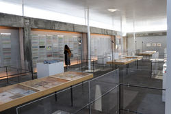 写真：カモイ加工紙見学の様子4
