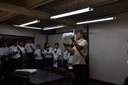 写真：備中玉島湊屋内での説明