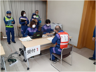 写真:証明受付3