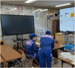 写真：(本部)調査状況の監視の様子2
