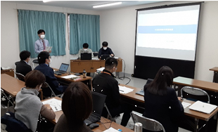 写真：システム操作研修の様子
