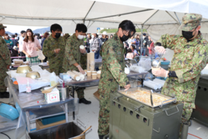 写真:炊き出しの実演