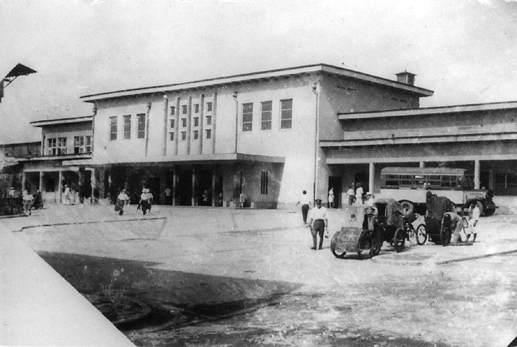 写真:倉敷駅(二代目駅舎) 昭和23年