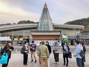 写真:井原駅周辺のまち歩きの様子