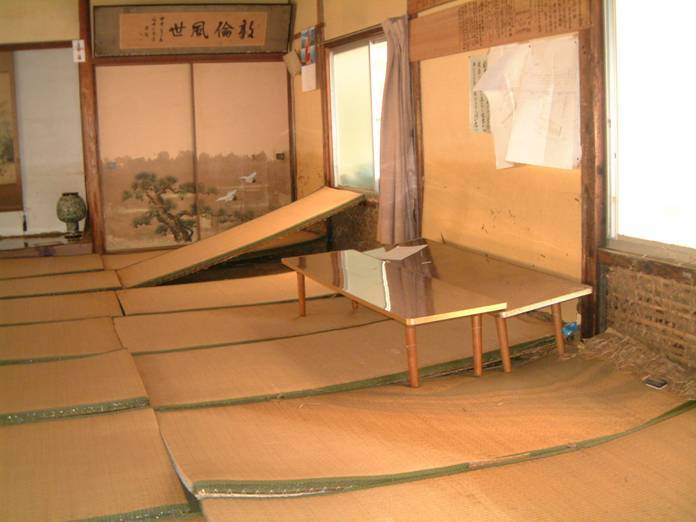 写真：床上浸水した家屋