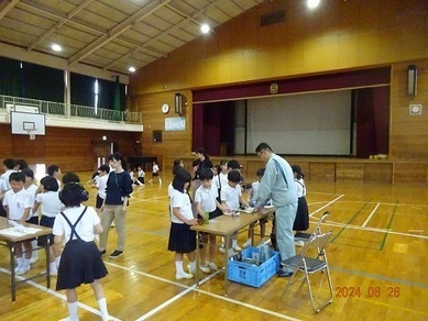 写真：出前講座（乙島東小学校）2
