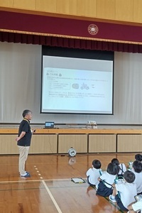 写真：倉敷南小学校で出前講座1