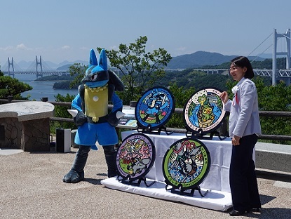 写真：4枚の倉敷市の 『ポケふた』 がお披露目されました。