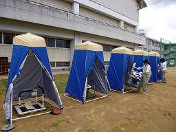 写真:マンホールトイレ