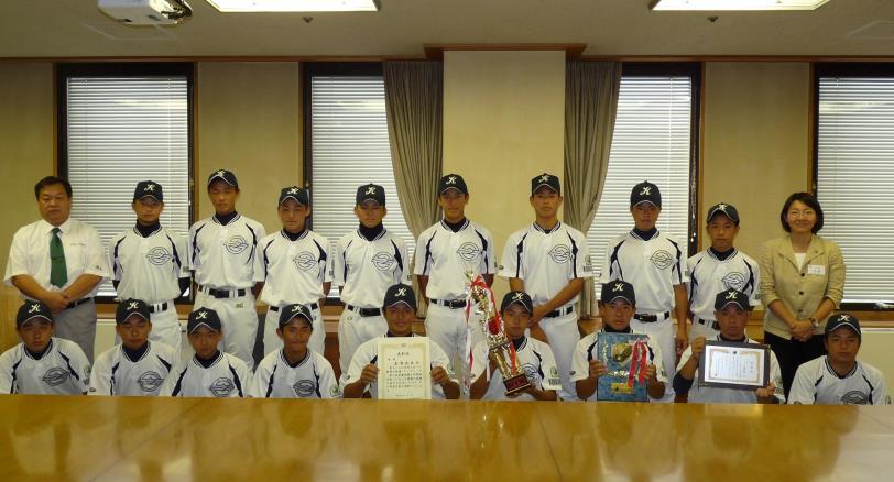 優勝報告 集合写真