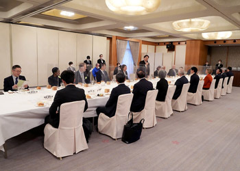 写真：昼食会の様子