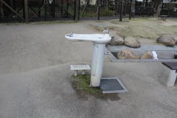 写真：水飲手洗い