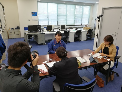 写真：ウェブサイトの取材1