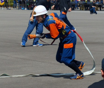 写真：小型ポンプ操法の部　玉島方面隊　富田分団第1部2
