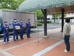 写真:出発式