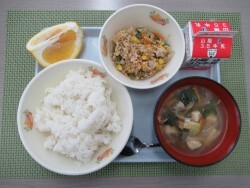 写真:中学校献立2024年4月10日
