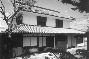 写真：磯崎眠亀記念館