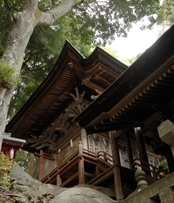 写真：由加神社本殿