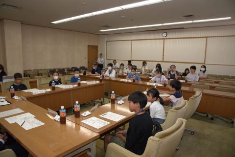 写真:正副議長へ質問コーナーの様子6