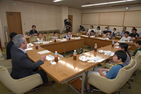 写真:正副議長へ質問コーナーの様子3