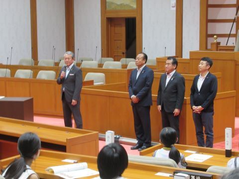 写真:議長あいさつの様子