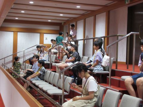写真:施設見学の様子4