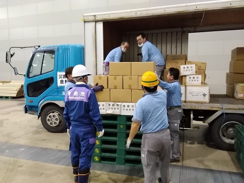 写真:荷下ろしの様子2