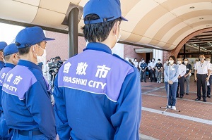 写真：出発式