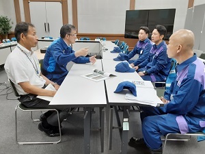 写真：被害状況聞き取りの様子