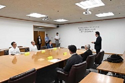 締結式の写真1