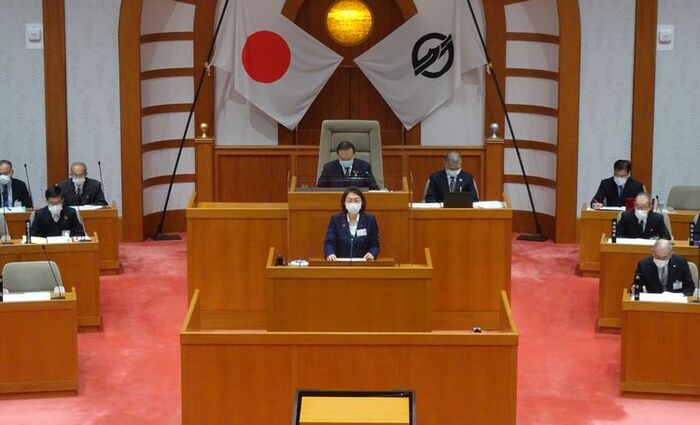 写真：令和4年2月議会における所信表明の様子