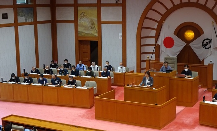写真：令和4年9月議会における所信表明の様子