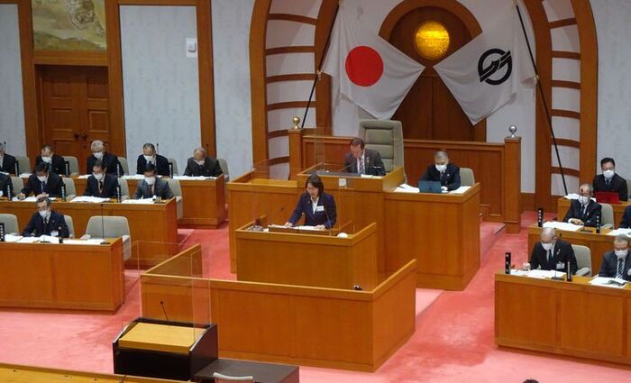 写真：令和3年11月議会における所信表明の様子