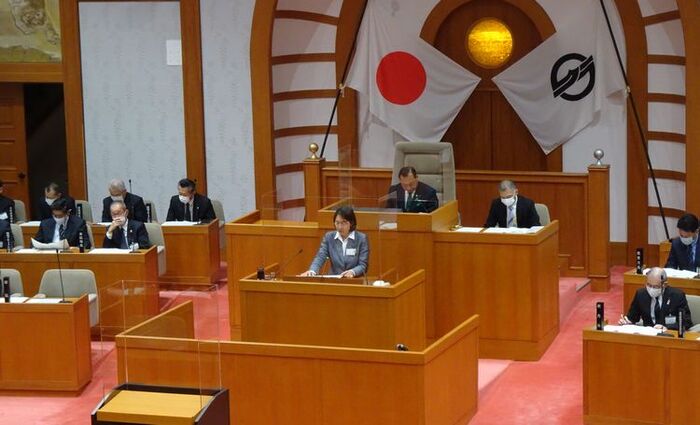 写真：令和2年11月議会における所信表明の様子