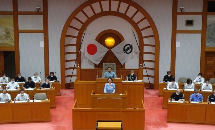 写真：令和2年9月議会における所信表明の様子