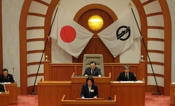 写真： 令和2年2月議会における所信表明の様子