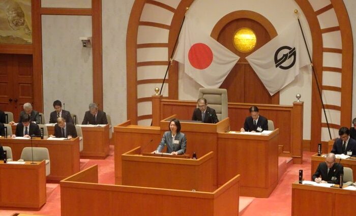 写真：平成30年12月議会における所信表明の様子