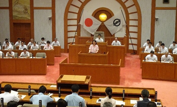 写真：平成28年9月議会における所信表明の様子