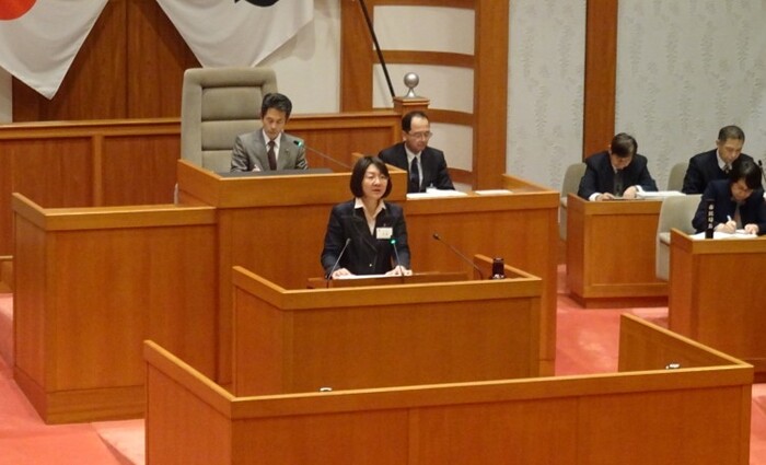 写真：平成28年2月議会における所信表明の様子