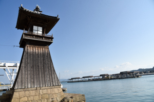 写真：旧野崎浜灯明台