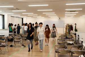 写真：ファッションショー練習5