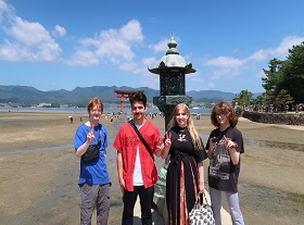 写真:宮島厳島神社の様子